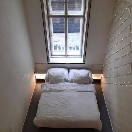 Downtown Prague Minimalistic Room In Flatshare Exterior photo