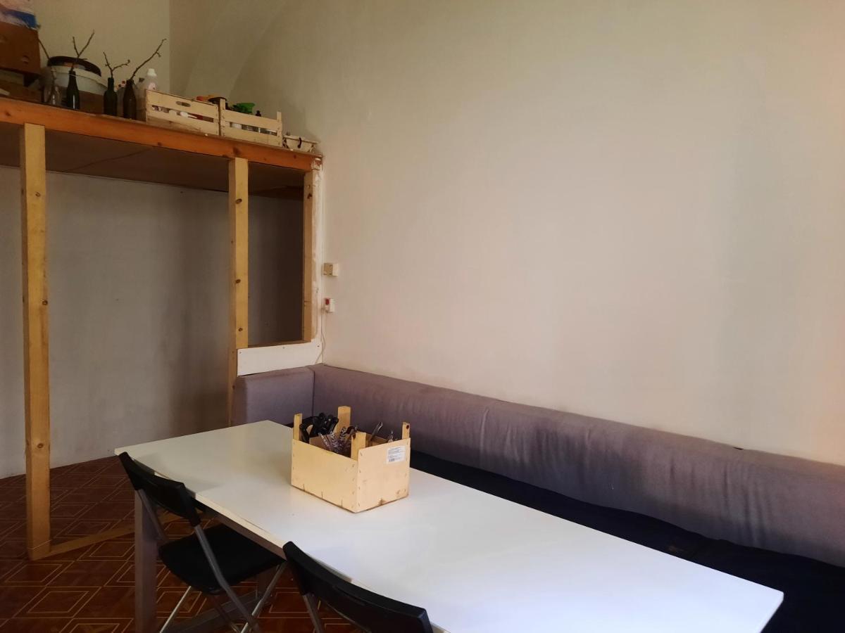 Downtown Prague Minimalistic Room In Flatshare Exterior photo