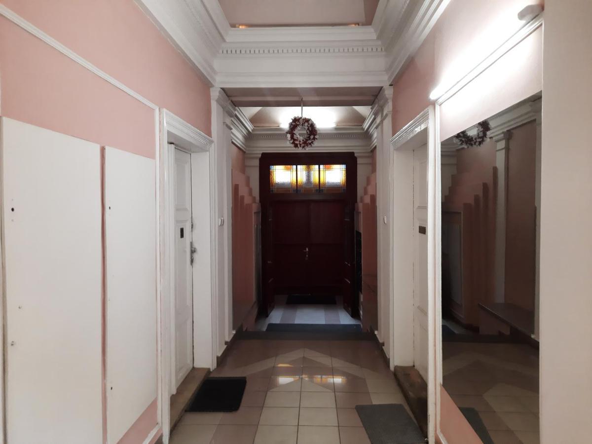 Downtown Prague Minimalistic Room In Flatshare Exterior photo