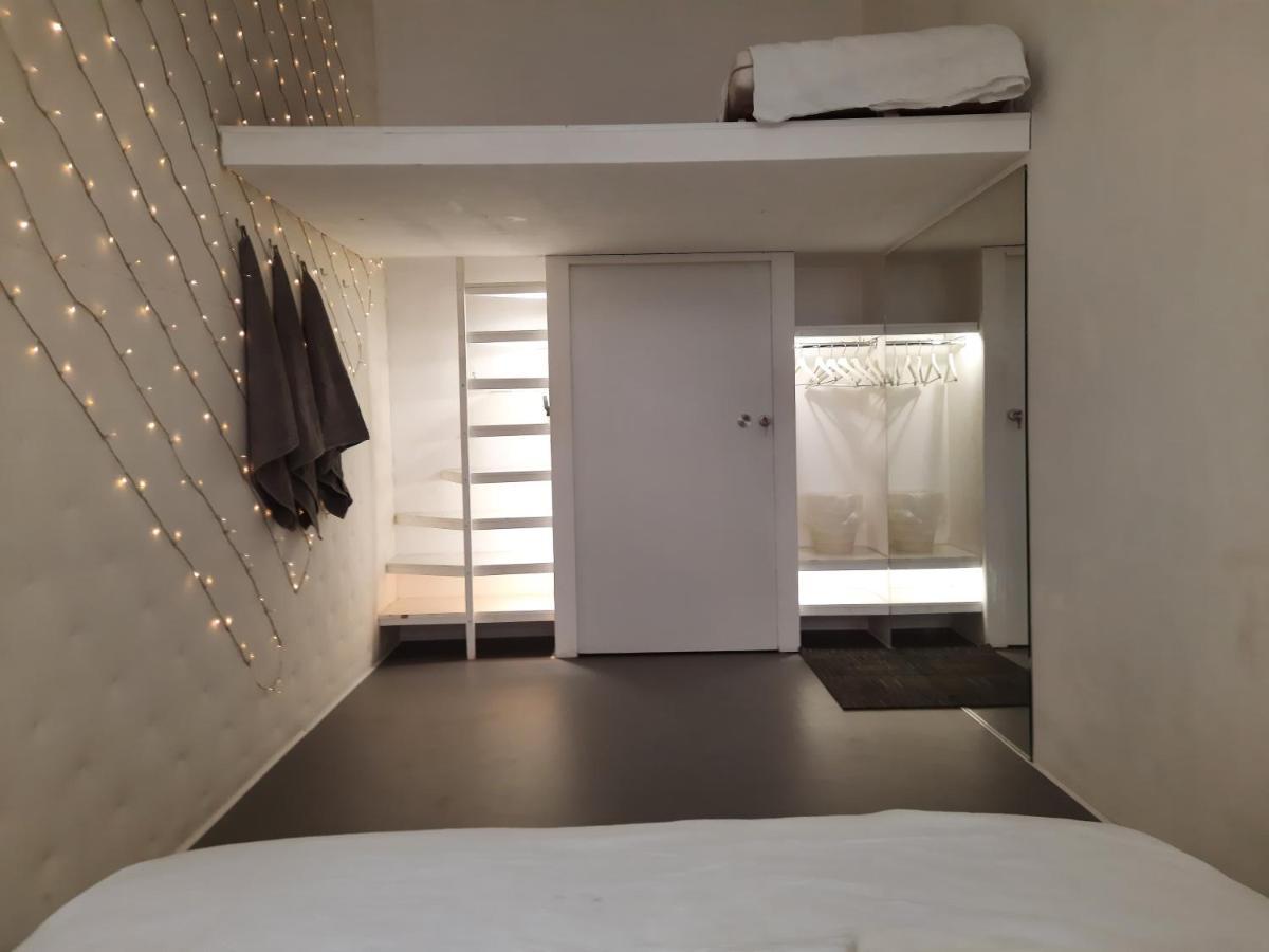 Downtown Prague Minimalistic Room In Flatshare Exterior photo